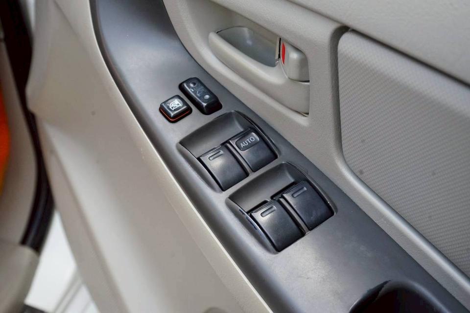 2012 TOYOTA INNOVA 2.0G 13