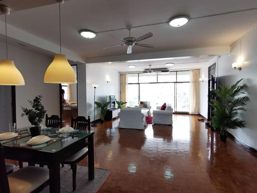 Low-rise Apartment in Sukhumvit 31 about 1 Km. from Phrom Phong BTS 2