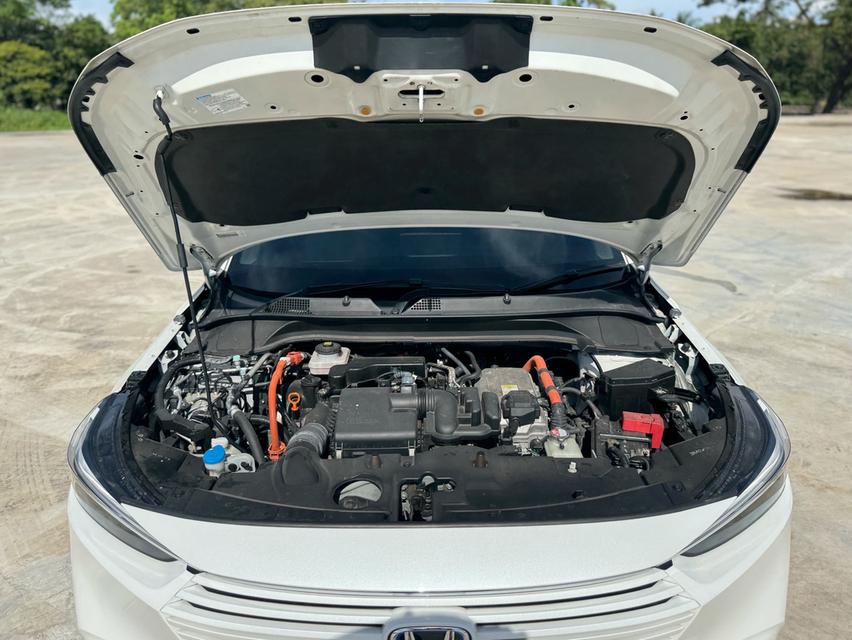 HONDA. HRV 1.5 e:HEV EL ปี 2022 เลขไมล์ 23,xxx km. สีขาว ออโต้  6