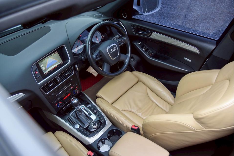 Audi Q5 2.0 TDI DPF Quattro AT 2011 8