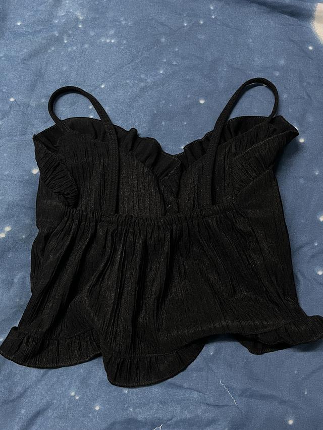 เสื้อสายเดี่ยวสีดำ มือสอง รูปที่ 2