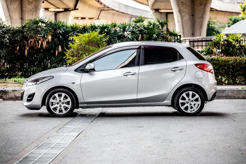 Mazda 2 1.5 Groove Sport ปี 2012 สีเทา มือเดียวป้ายแดง 11