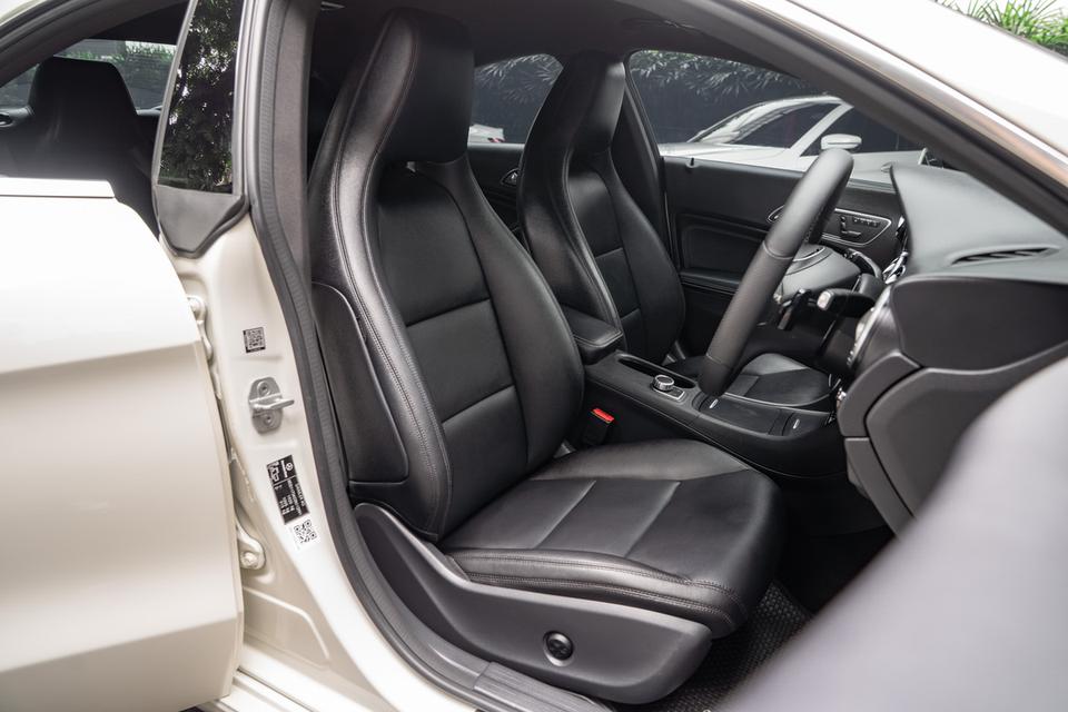 “Mercedes-Benz CLA180 Urban” ปี 2014