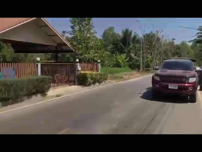 ที่ดินผ่อนกับเจ้าของได้ที่ดินแปลงเล็กๆเหมาะทำบ้านสวนเกษตร ติดถนนอยู่ในชุมชนมีน้ำมีไฟฟ้ามีเพื่อนบ้าน เดินทางสะดวก อยู่บางกระทุ่ม พิษณุโลก เจ้าของขายเอง 3