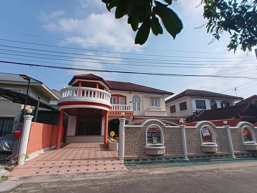 ขายบ้านเดี่ยว 2 ชั้น 4 ห้องนอน 3 ห้องน้ำ เนื้อที่ 63 ตารางวา หมู่บ้านชลลดา สายไหม 34 กรุงเทพมหานคร 1