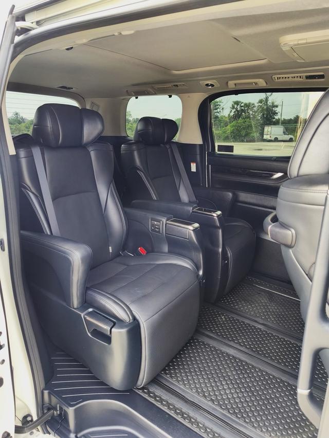 TOYOTA VELLFIRE 2.5V 2018 14