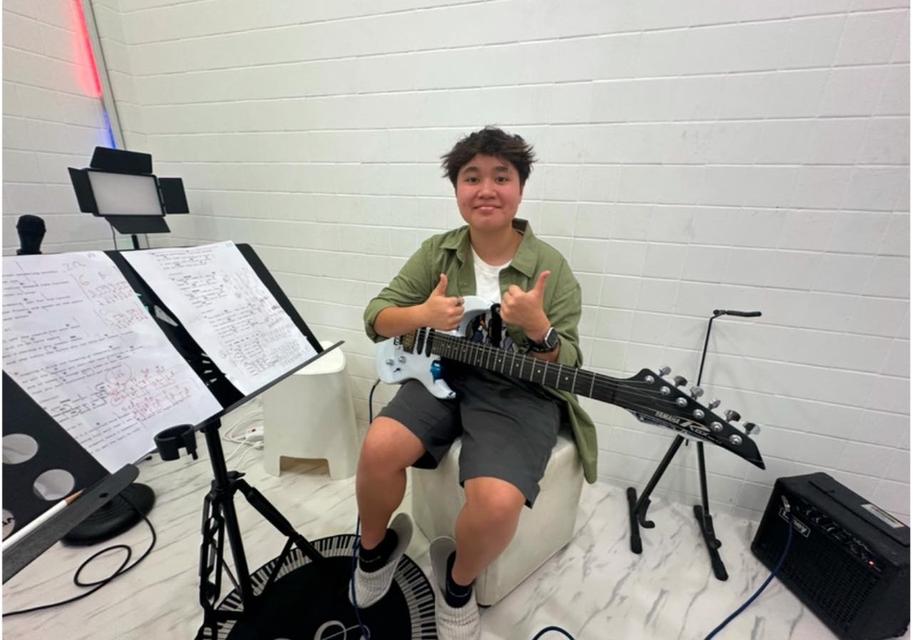 รับสอนกีตาร์ทุกประเภท ที่ Fin Music School 10