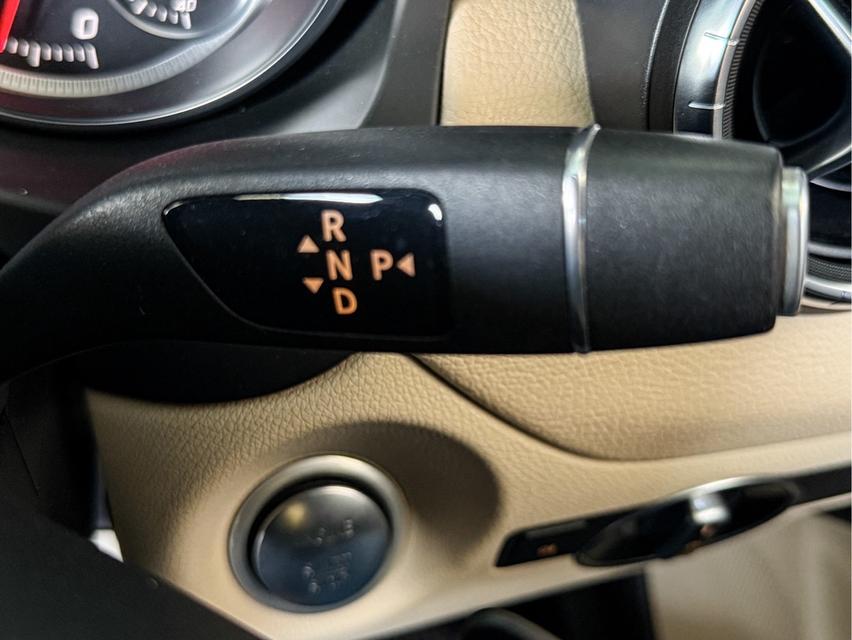 รหัสรถ WRT8281 2018 MERCEDES BENZ, CLA200 URBAN 1.6 เทอร์โบ 156 hp 7 Speed 7