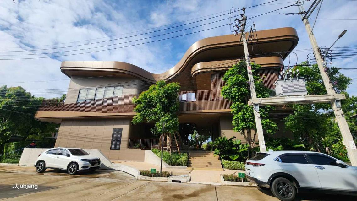 ขายด่วน! บ้านเดี่ยวหลังริม พร้อมบิวท์อินทั้งหลัง หมู่บ้านบุราสิริ พระราม 2 3