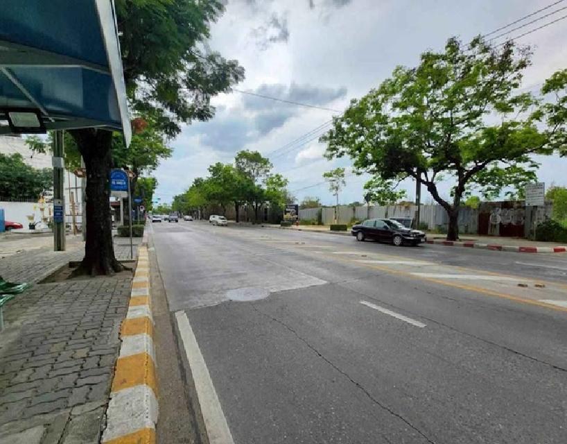 ให้เช่าอาคาร / อาคารสำนักงาน 5 ชั้น / โชว์รูม / ริมถนนเฉลิมพระเกียรติ เขตประเวศ / เหมาะเป็นโชว์รูม , สำนักงาน , ทำ Airbnb ได้ , อื่น ๆ 9