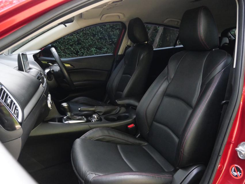 MAZDA 3 2.0S Spotsปี 2015 เข้าศูนย์ทุกระยะ อุปกรณ์ครบ บุ๊คเซอร์วิส กุญแจ2ดอก  14