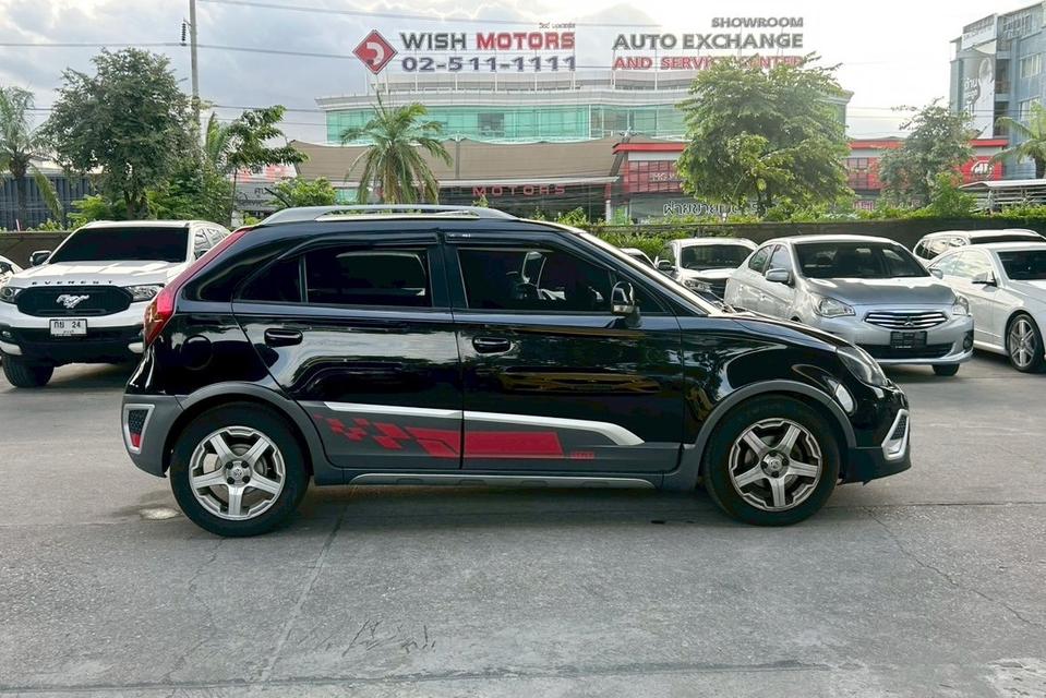 MG 3 1.5 Xross Sunroof AT ปี 2015 4