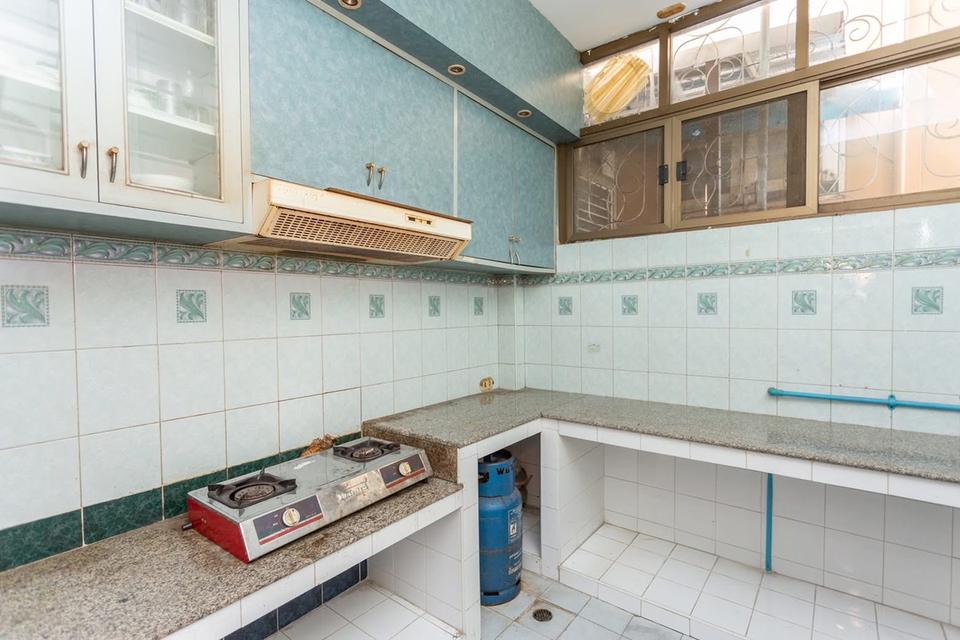 ขายด่วน!! ทาวน์เฮ้า 3 ชั้น ซอยสาธุประดิษฐ์ 49 ทำเลเด่น! สภาพดี 8