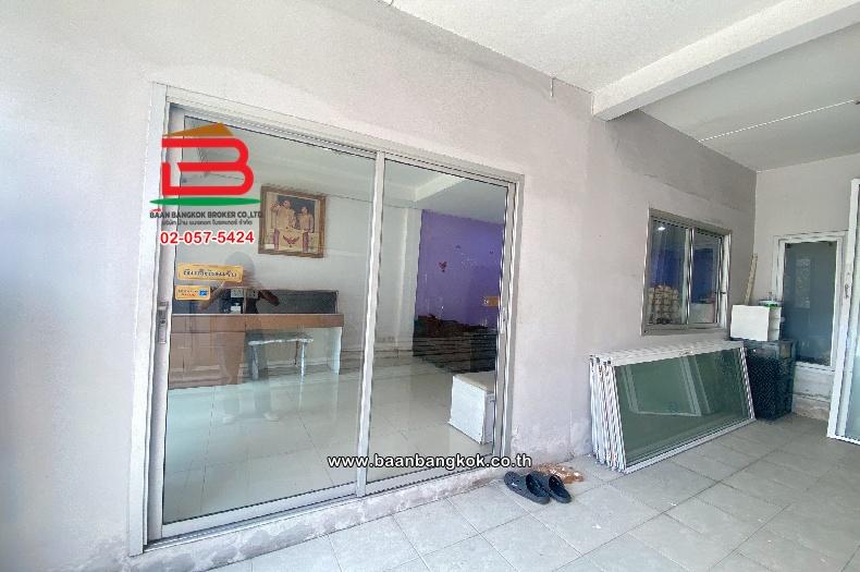 บ้านแฝด ซอยลาดพร้าว 96 เนื้อที่ 21 ตร.ว ใกล้อิมพีเรียลลาดพร้าว แขวงวังทองหลาง เขตบางกะปิ กรุงเทพมหานคร 3