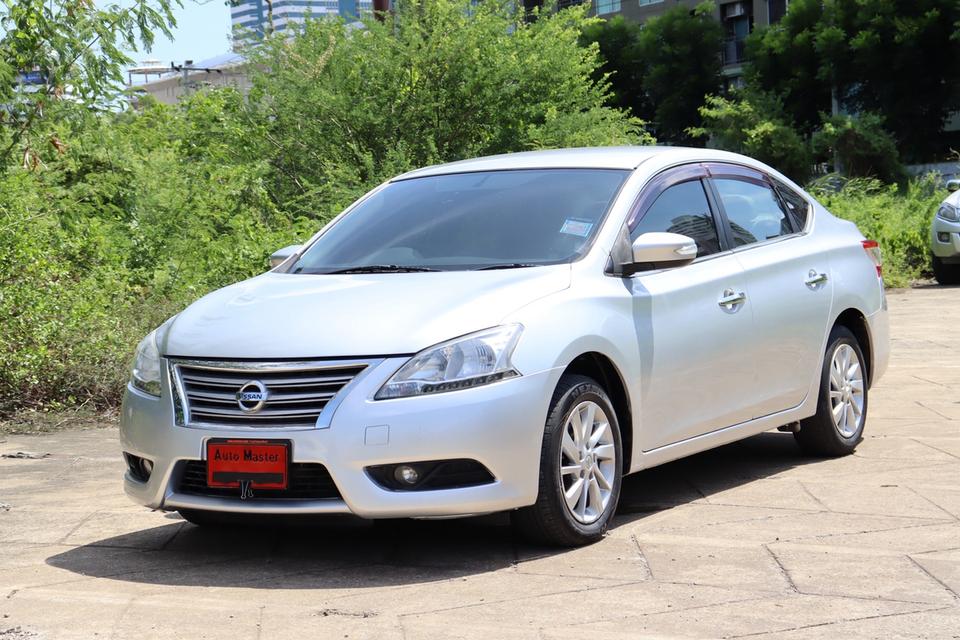 NISSAN SYLPHY 1.8 V Navi 2013