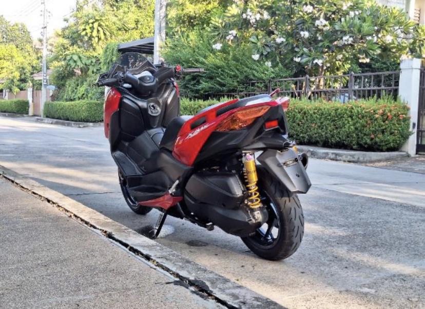 ขาย Yamaha Xmax 300 สีแดงดำ 4