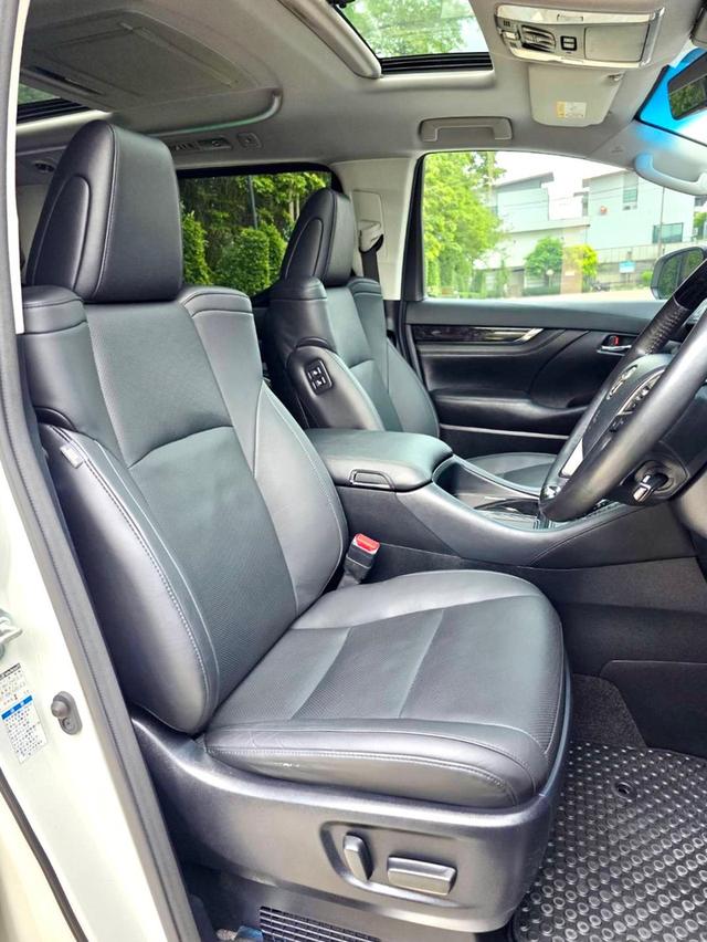Toyota ALPHARD SRC E-Four สีขาว ปี 2019 ไมล์ 60,000 กม.  8