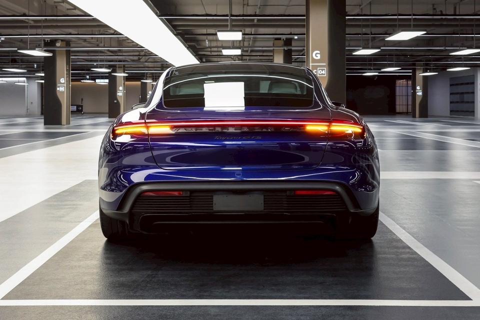 รหัสรถ MMA53 Porsche Taycan GTS ปี 2022 แท้! ไมล์น้อยที่สุด รูปที่ 7