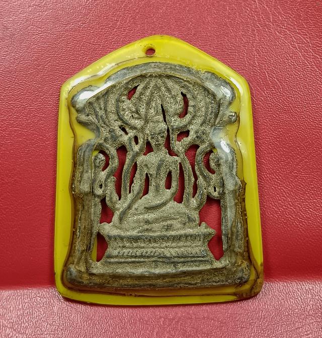 พระเครื่องและวัตถุมงคล