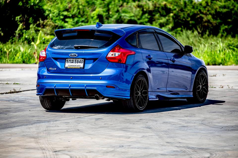 Ford focus 1.6 Sport 5 ประตู ปี 2014 สีน้ำเงิน