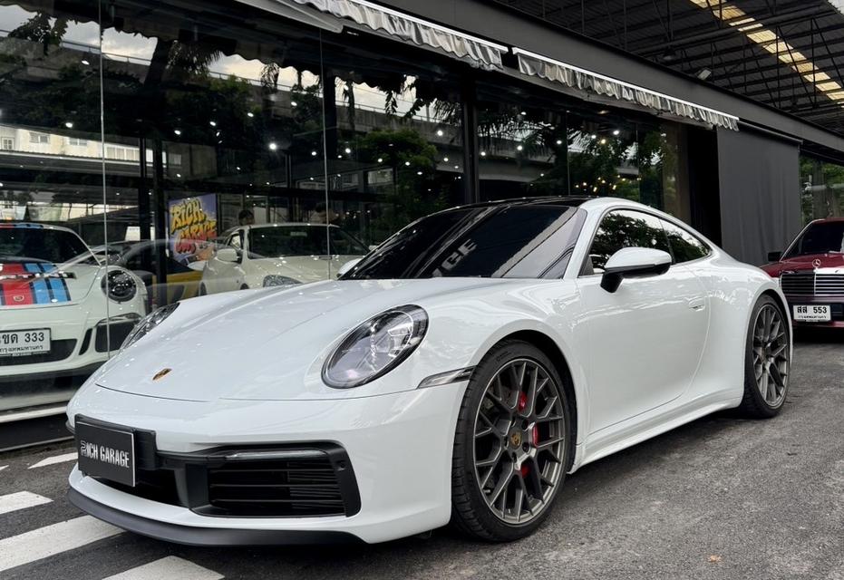 Porsche 911 Carrera (992)
