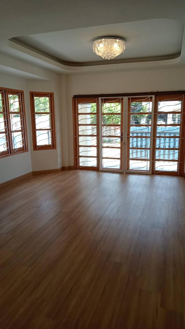 บ้านเดี่ยว สุวินทวงศ์ หมู่บ้านฟลอร่าวิลล์สุวินทวงศ์ นัดชมบ้าน 085-318-6868 คุณวา 15