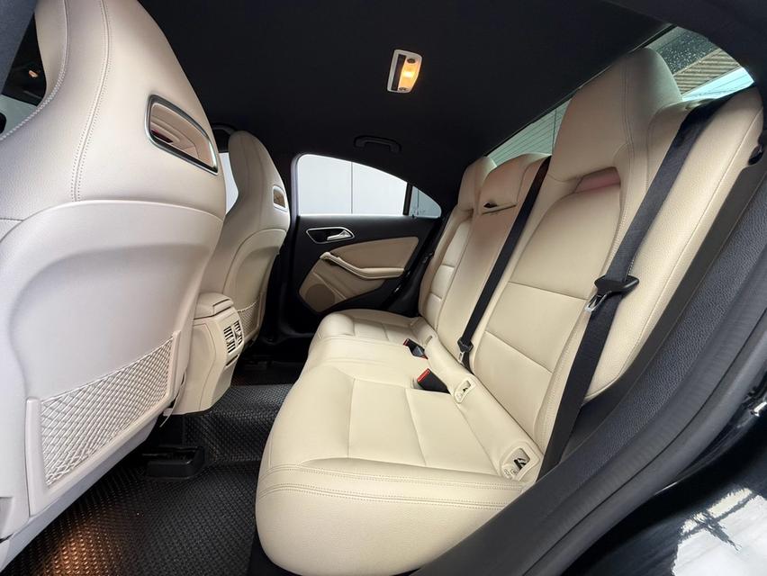 2017 BENZ CLA-CLASS, 200 โฉม W117 ปี13-20 สีดำ เกียร์ออโต้ เครื่องเบนซิน รถบ้านแท้ รุ่นใหม่ Facelift รูปที่ 16