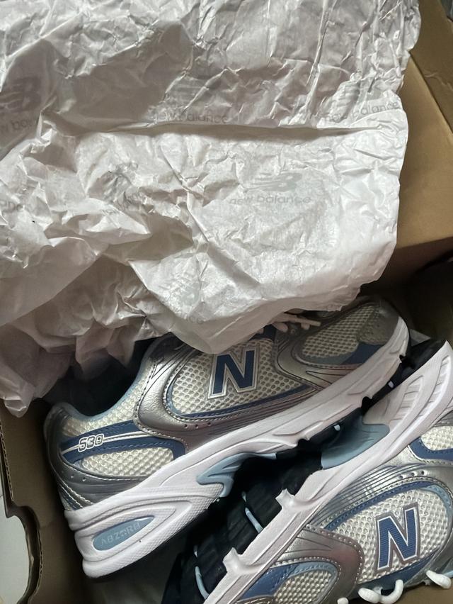 New Balance 530 MR530ADA สี White / Light Chrome Blue
