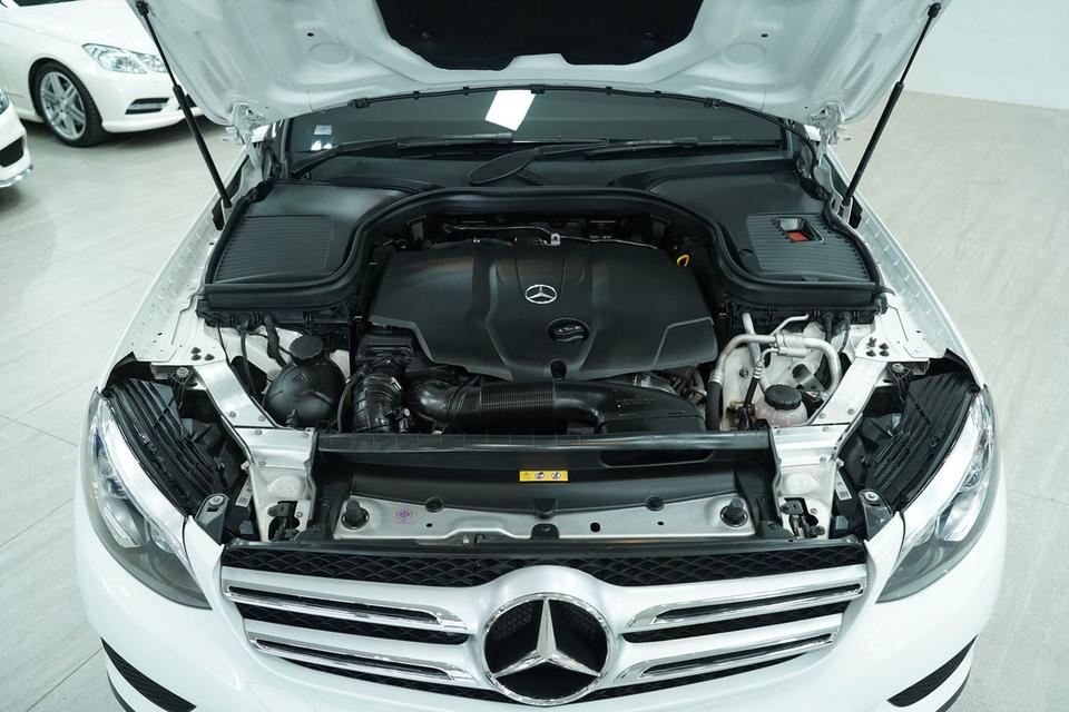 Mercedes-Benz GLC250d Off-Road 4MATIC ปี 2019 สีขาว รูปที่ 20