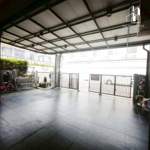 ขายทาวน์โฮม 2 ชั้น หมู่บ้านภัทราวรรณ  บางบัวทอง  ตกแต่งพร้อมอยู่  ( หลังมุม ) 4