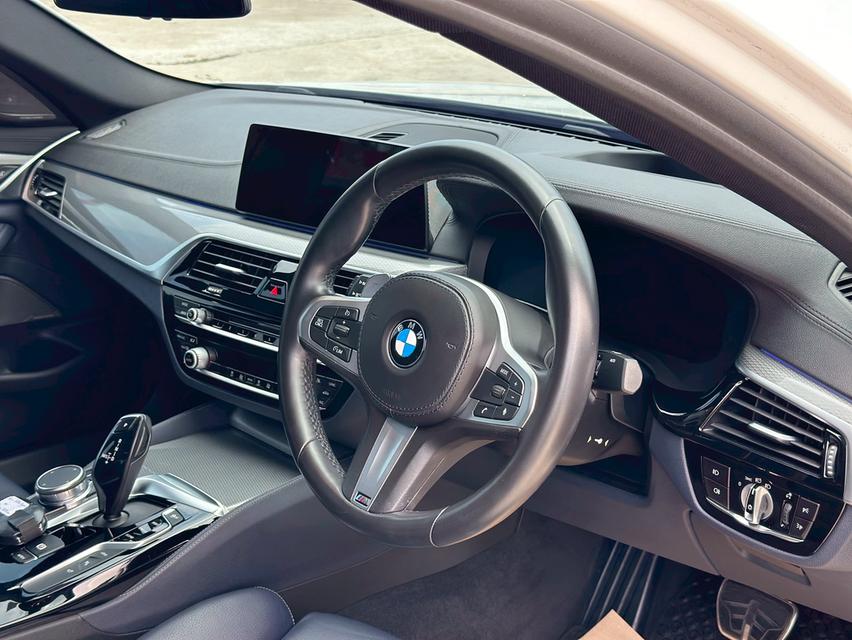 รถบ้านมือเดียว​ BMW 530e M Sport G30 ปี2020 สีขาว  6