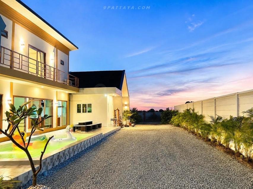 For Sale — Large Pool Villa Compound, Huai Yai PattayaSpacious pool villa compound for sale in Huai Yai, Pattaya, three houses on a land plot. 9
