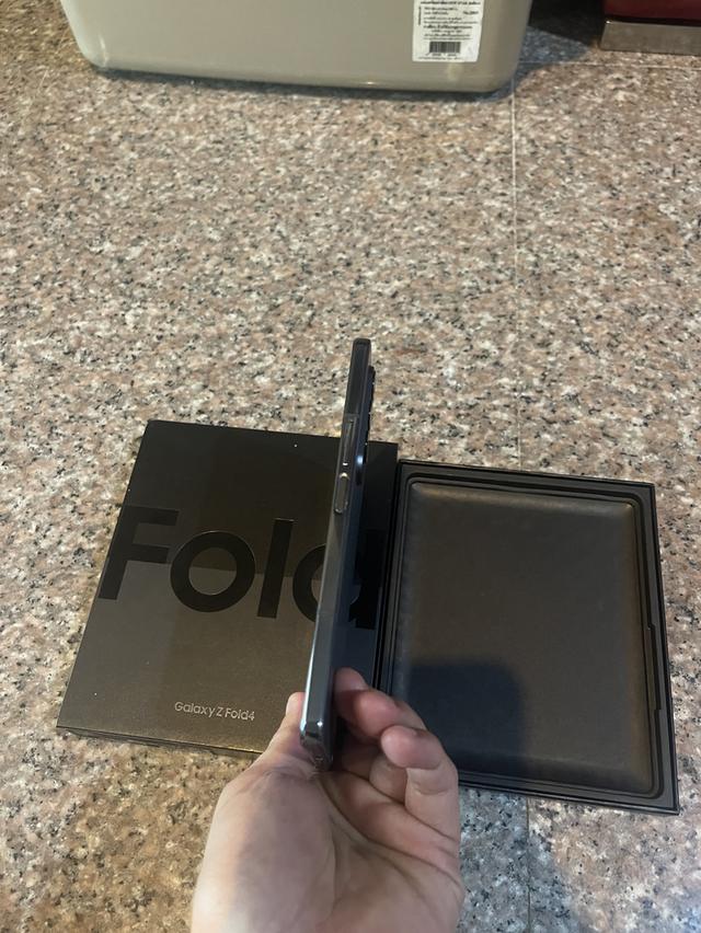 ขายSamsungFold4สีใหม่หายากGray Green512กิ๊กสูนTrueยกกล่องอีมี่ตรงไร้รอยตกใช้งานดีทุกๆฟังชั่นถูกมากก