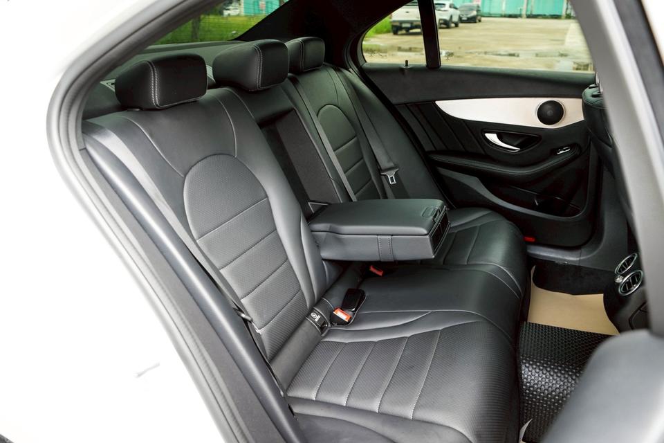 รหัสรถ CBL6226 Mercedes-Benz C300e 2.0 AMG Sport W205 AT 2022 11