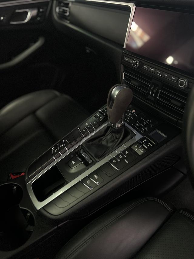 Porsche Macan 2.0 4WD 8
