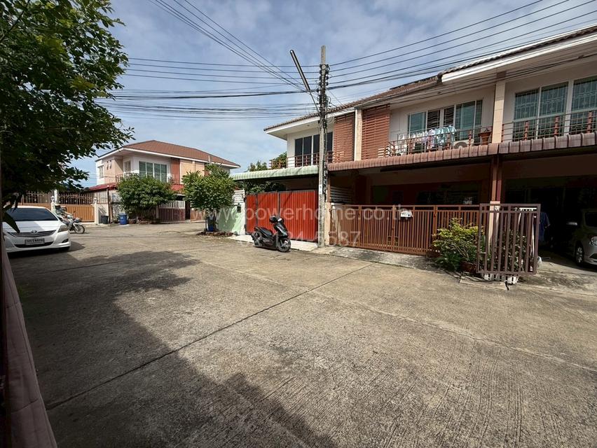 หมู่บ้านสุขสำราญ ลีฟวิ่ง (ประชาอุทิศ 90) ถนน รพช.ประชาอุทิศ  ต.คลองบ้านสวน อ.พระสมุทรเจดีย์ จ.สมุทรปราการ 1
