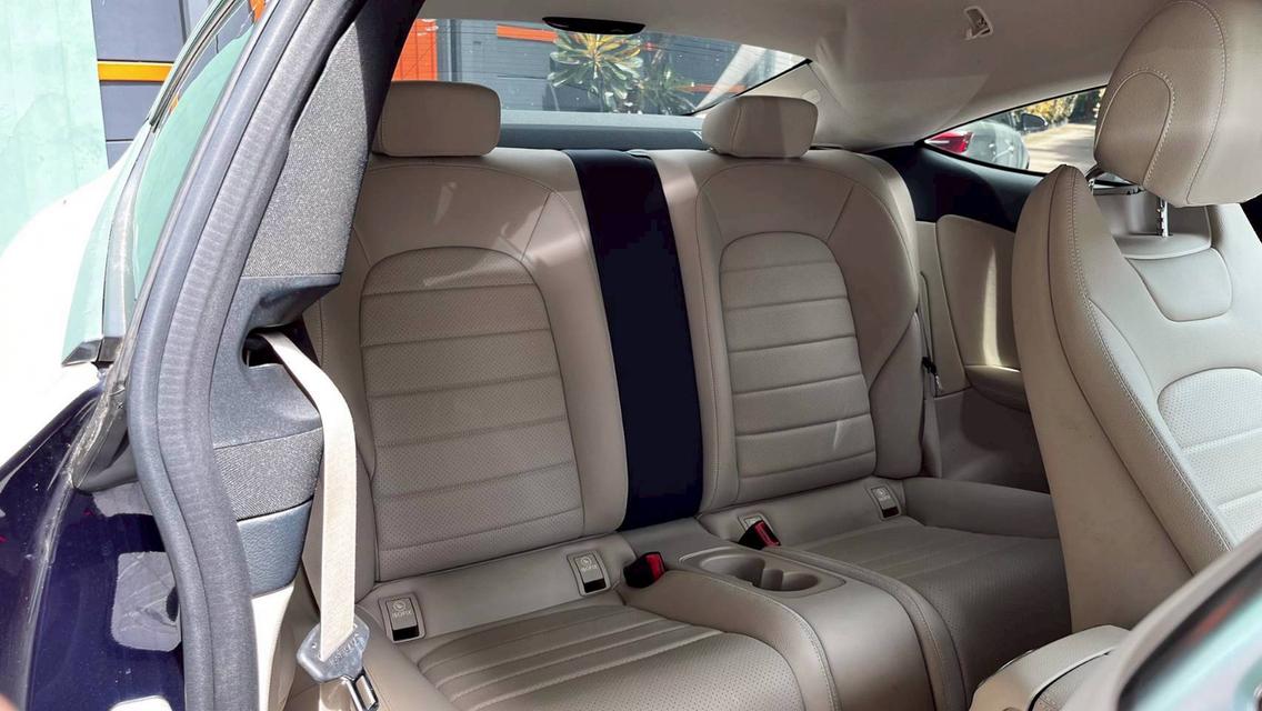 Mercedes-Benz C250 Coupe ปี 2017 ไมล์ 25,xxx 14