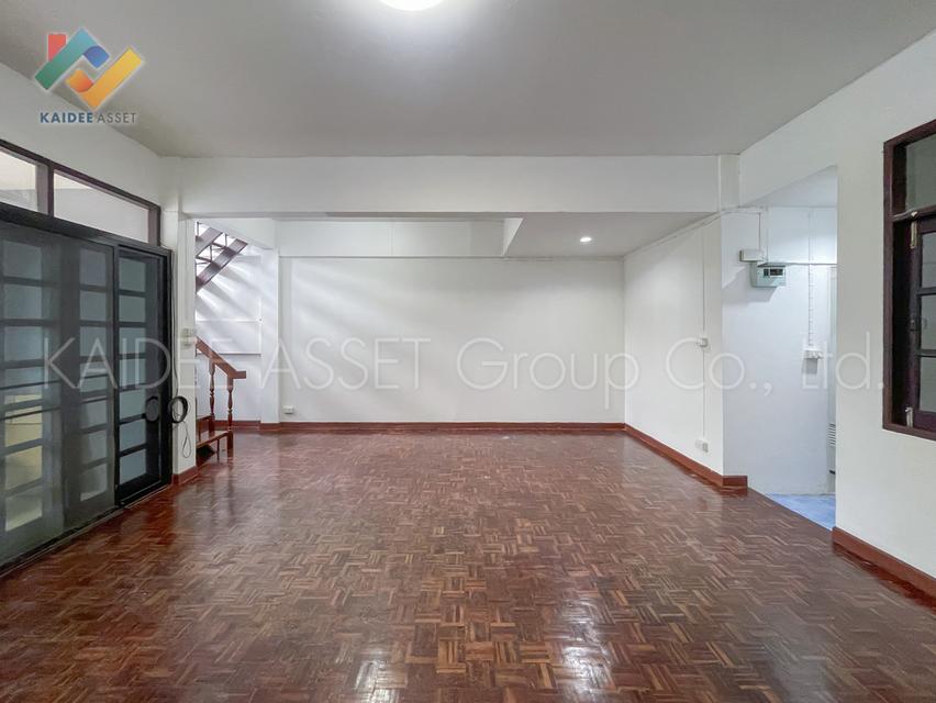 ทาวน์เฮ้าส์ เมืองทองธานี โครงการ 5 ถนน บอนด์สตรีท แจ้งวัฒนะ 7