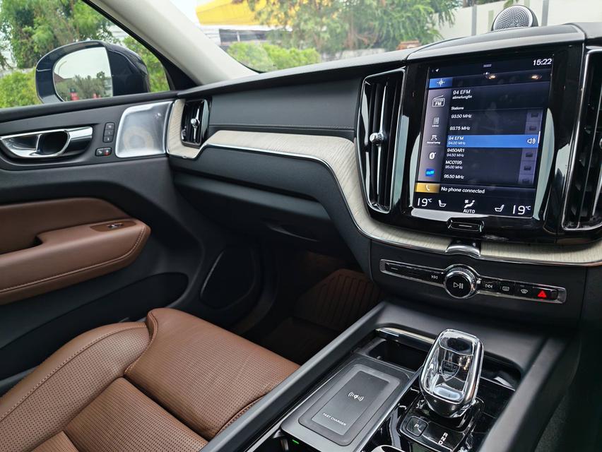 ทุกชีวิตปลอดภัยใน Volvo 31,xxx km!! มือเดียว Top Inscription น้องๆป้ายแดงครับ 😁😁 New Arrival!!♥️ Volvo XC 60 2.0 Inscription 2020 Top รูปที่ 9