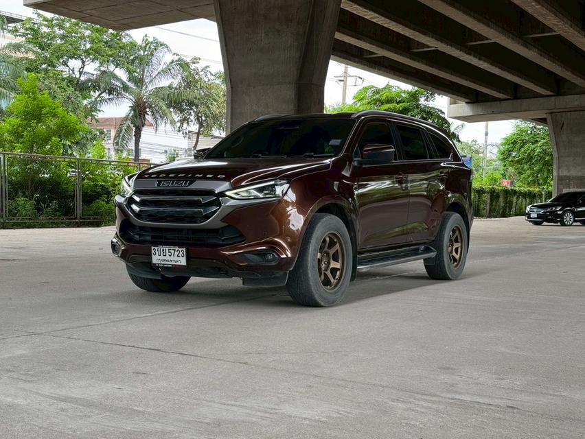 Isuzu MU-X 3.0 Ultimate 2WD Year 2022