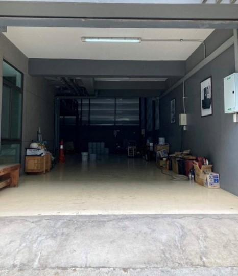 ให้เช่าโฮมออฟฟิส 4 ชั้นติดรถไฟฟ้าหน้าเดอะมอลบางกะปิ+ที่จอดรถ 5