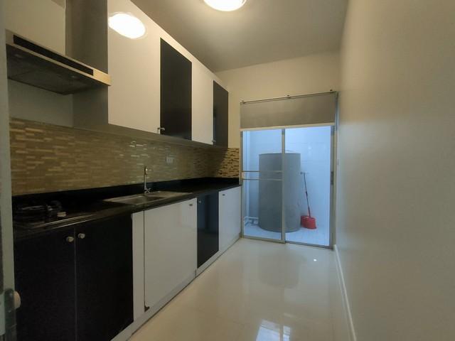 ขายพร้อมผู้เช่าทาวน์โฮม 3 ชั้น ม.วิสต้า ปาร์ค พระราม 2 Renovate ใหม่
