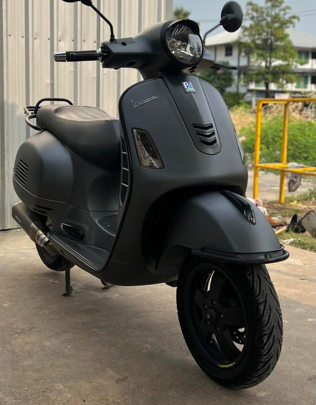 Vespa GTS 300 สีดำด้าน ปี 2017 3