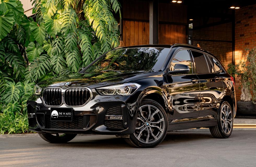 BMW X1 sDrive20d M Sport ปี 2021 📌𝐁𝐌𝐖 𝐗𝟏 เข้าแล้วค่ะ พร้อม 𝐁𝐒𝐈 & 𝐖𝐚𝐫𝐫𝐚𝐧𝐲 ศูนย์🌈