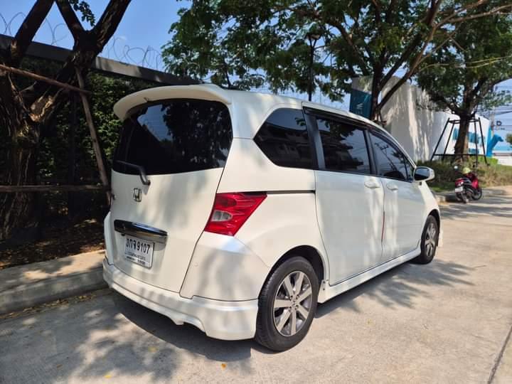 Honda Freed ปี 2011 3