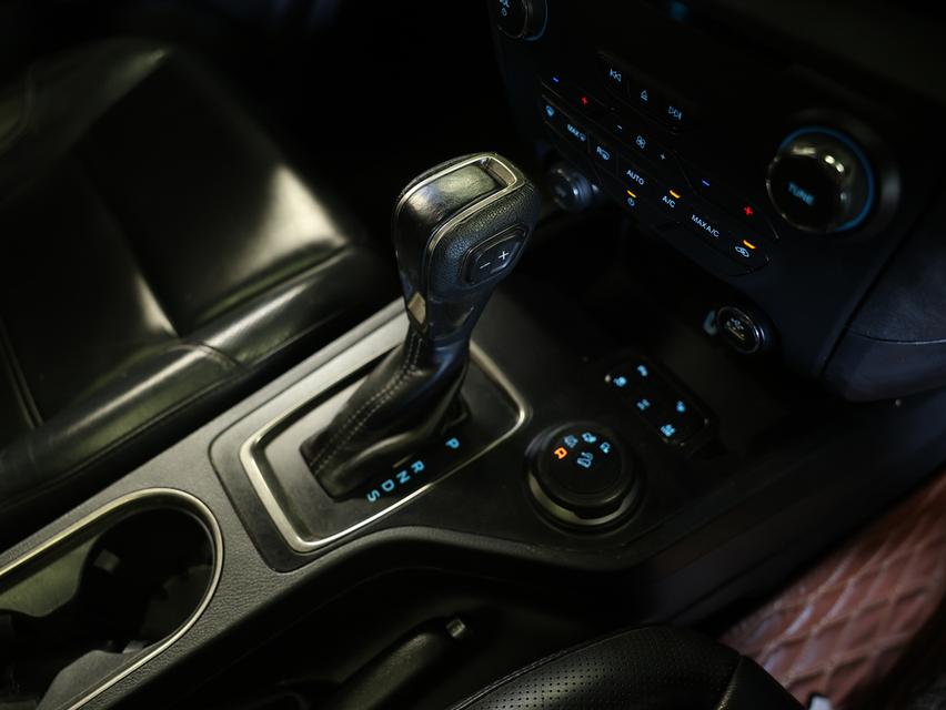 2019 Ford EVEREST 2.0 (ปี 15-22) Titanium+ 4WD SUV AT รูปย่อยที่ 2