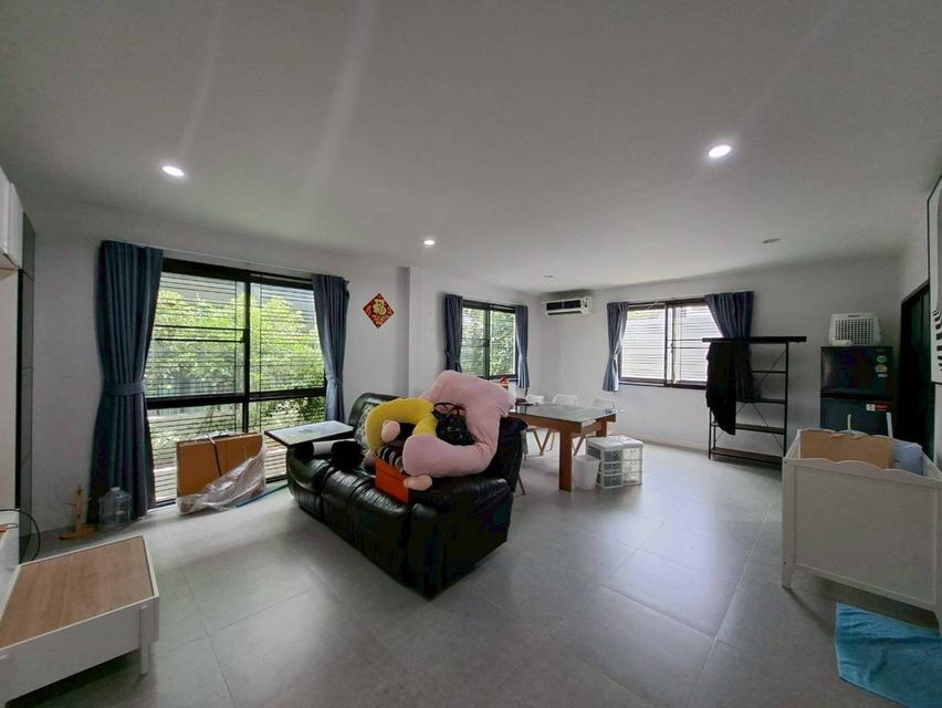ขายบ้าน 2 ชั้น หมู่บ้านพราโด้ (Prado) ใกล้โรงเรียนสตรีวิทยา2 โชคชัย4 ซอย78 3