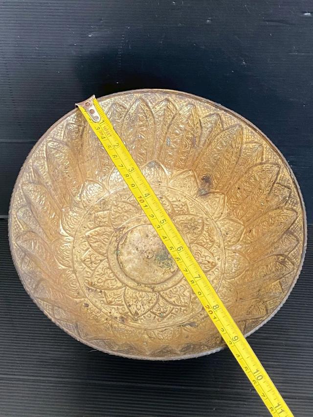 พานเก่าโบราณแท้ งานหนักหน่วงๆมือ รูปที่ 3