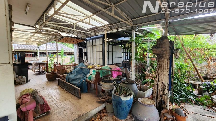 68040538 : ขายบ้านเดี่ยว 2 ชั้น พร้อมอาคารอเนกประสงค์ บนที่ดินขนาด 141 ตร.ว. หมู่บ้านพลายรัตนะ ถนนพหลโยธิน 54/1 แยก 6 สายไหม กรุงเทพ 15
