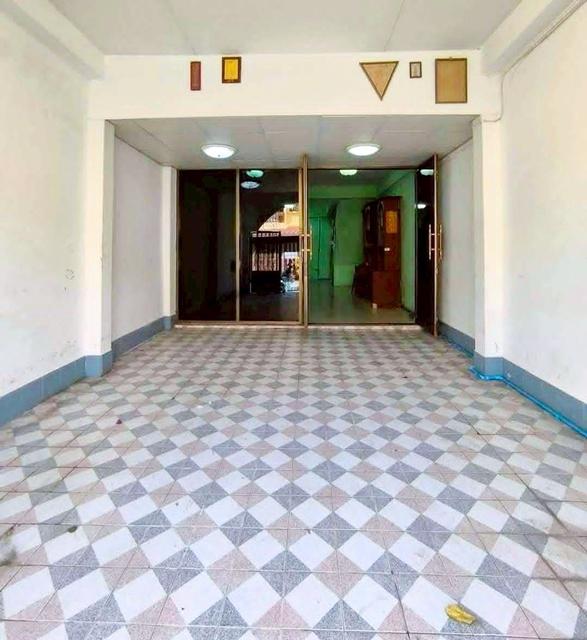 แหล่งชุมชน เพชรเกษม49-59 เดอะมอลล์ บางแค 1.4 กม. รร.บางแค 600 ม. 3 นอน 4 น้ำ ให้เช่าทาว์นเฮาส์ 3 ชั้น ช้อปปิ้ง หาของกินง 2